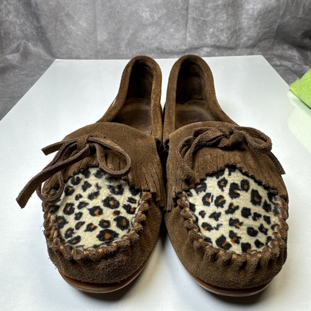 Minnetonka Womens Size 9 Brown Moccasins Slip Ons Leopard Leather Calf Hair Dyed